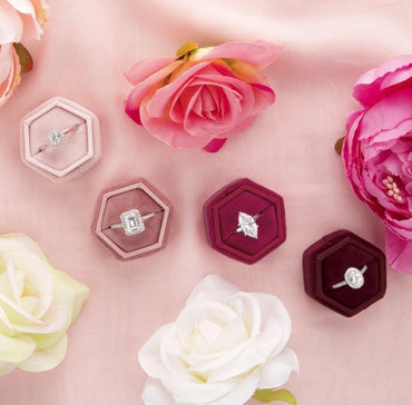 Класически годежен пръстен от бяло злато с диамант 0.40 ct