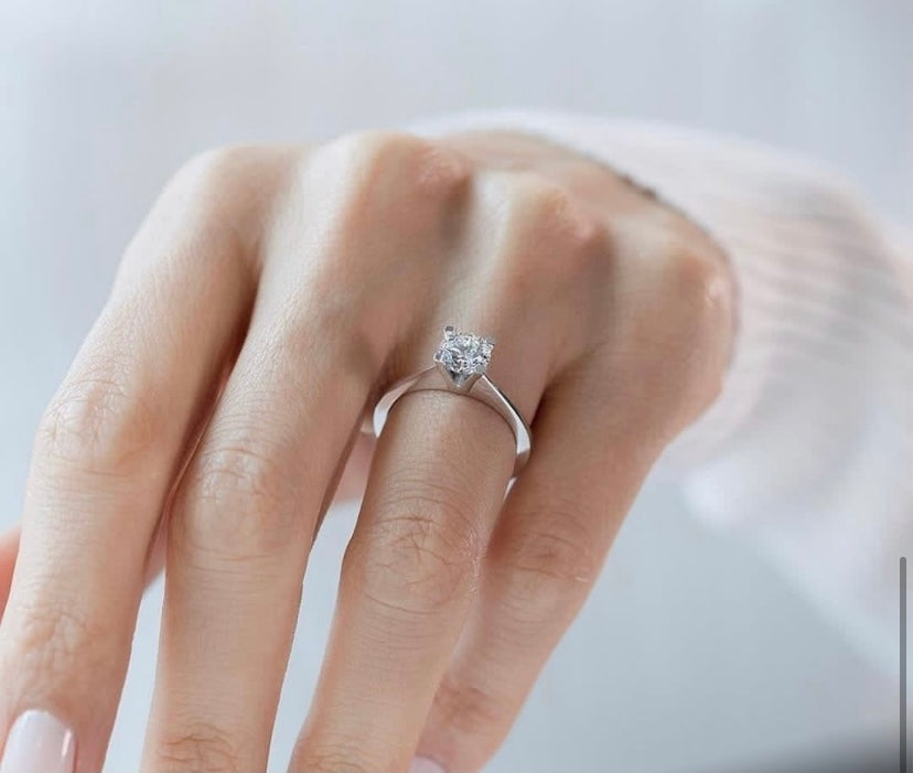 Класически годежен пръстен с диамант 0.80 ct
