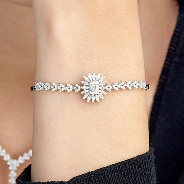 Гривна от бяло злато с диаманти 0.91 карата