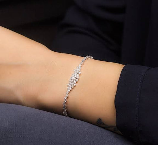 Диамантена гривна бяло злато 0.88 карата