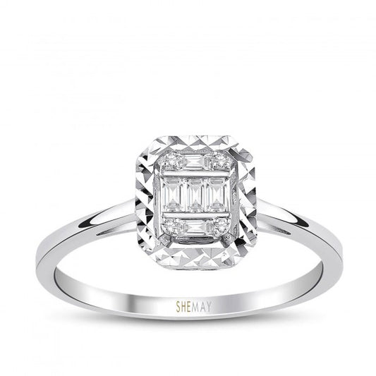 Дамски пръстен от бяло злато с диаманти 0.13к. от колекция Baguette. Този диамантен пръстен е на добра цена и е подходящ пръстен за годеж или друг повод.