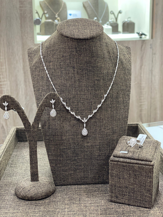 Диамантен комплект 2.56 карата