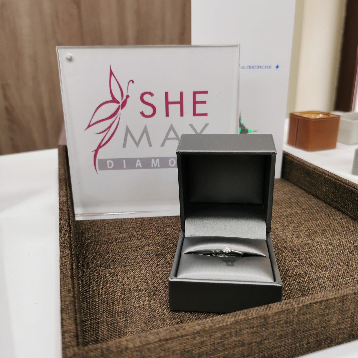 Годежен пръстен с брилянт 0.13 ct