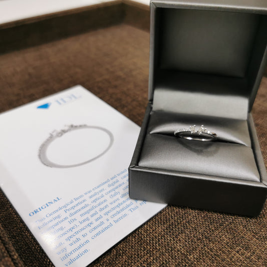 Пръстен бяло злато с диаманти 0.30 карата