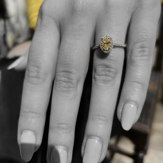 Пръстен с жълт диамант Fancy Yellow Diamond 0.89 карата