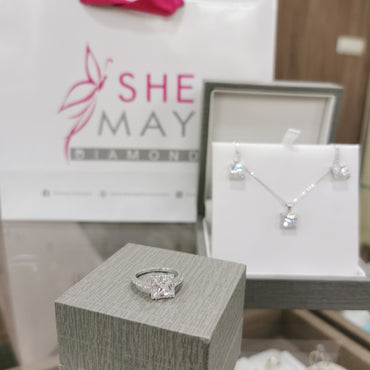 Диамантен сет със бели Сапфири 13.18 карата