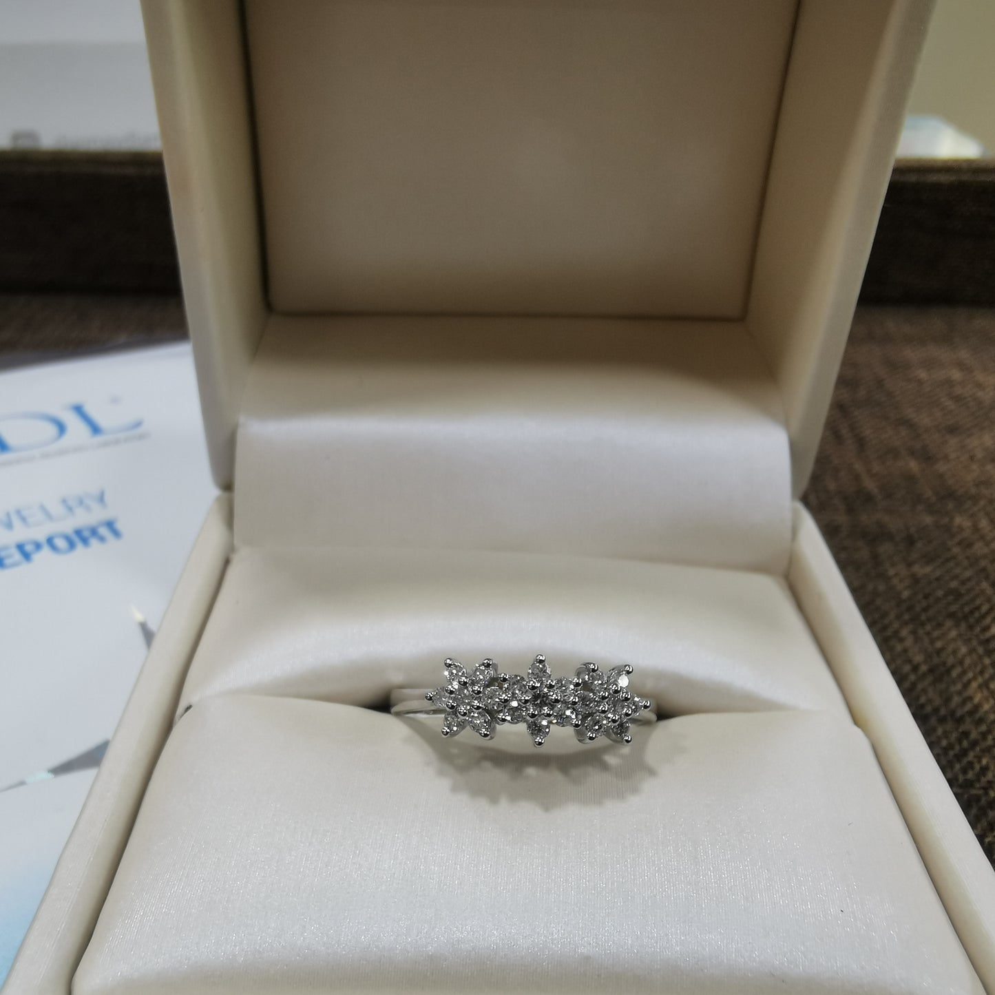 Диамантен сет бяло злато 0.56 карата