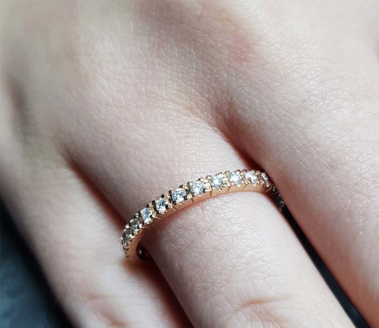 Халка розово злато 0.30 карата