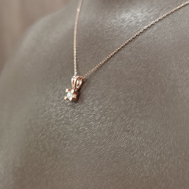 Висулка розово злато с диамант 0.10 карата