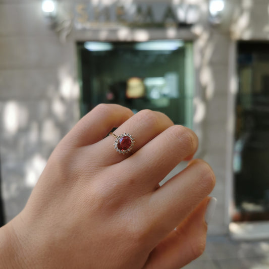 Пръстен с диаманти и Рубин жълто злато 2.07 карата