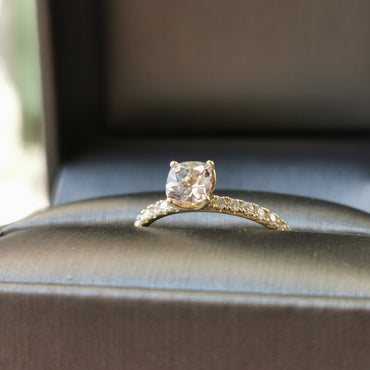 Пръстен с диаманти и морганит 0.73 карата