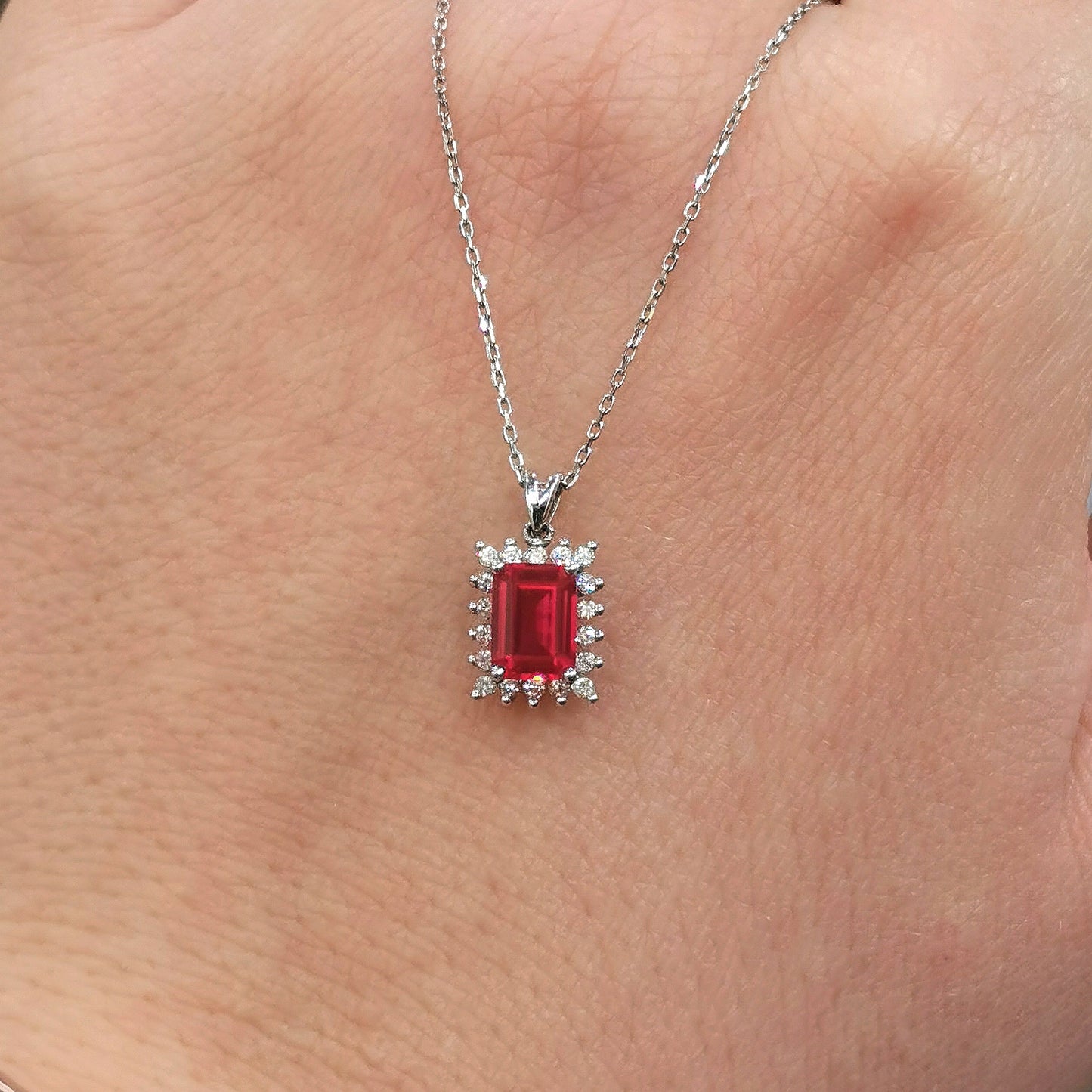 Висулка с диаманти и Рубин 1.32 карата