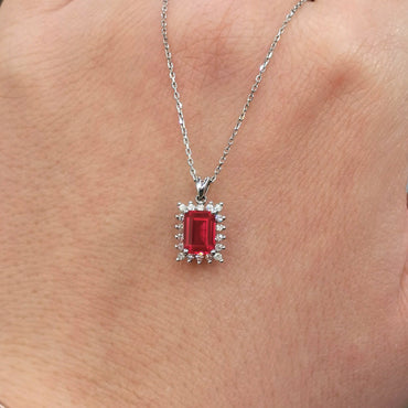 Висулка с диаманти и Рубин 1.32 карата