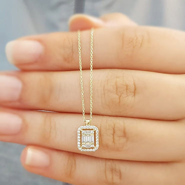 Висулка Жълто злато с диаманти 0.19 карата