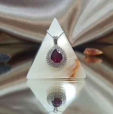 Висулка с Рубин и диаманти 2.66 карата