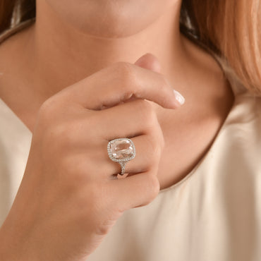 Пръстен от бяло злато с диаманти и морганит 5.08 карата