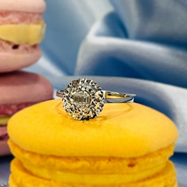 Дамски пръстен от бяло злато с диаманти 0.07 карата със специален дизайн и изработка