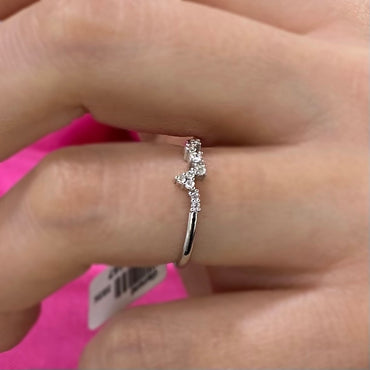 Пръстен сърце от диаманти и бяло злато с прекрасно послание за годежен пръстен или венчална халка