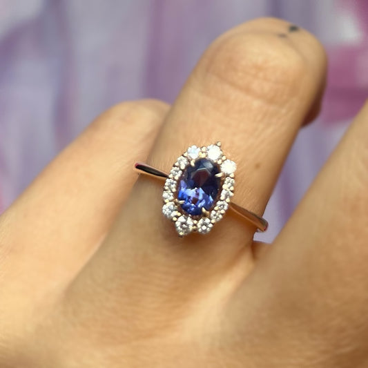 Златен пръстен за жена с танзанит и диаманти от 14 карата розово злато