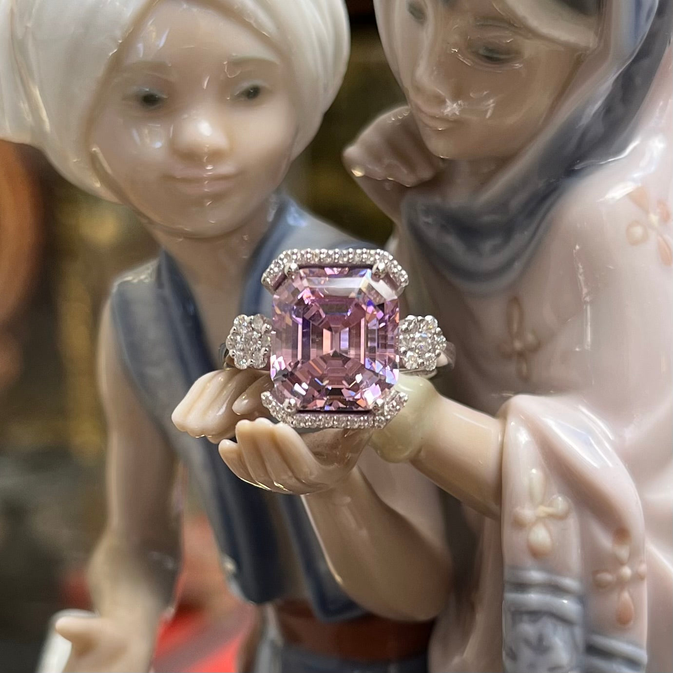 Диамантена пръстен с розов сапфир LIMITED EDITION Bahrain Diamond Exhibition 10.09 карата