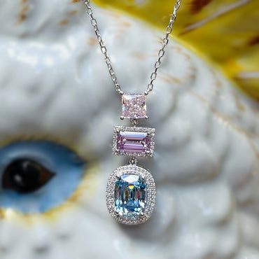 Висулка от бяло злато с диаманти и цветни скъпоценни камъни 11.21 карата