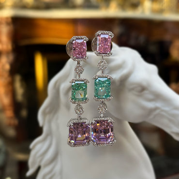 Обеци със сапфири, морганит и диаманти, изработени от 18 карата бяло злато