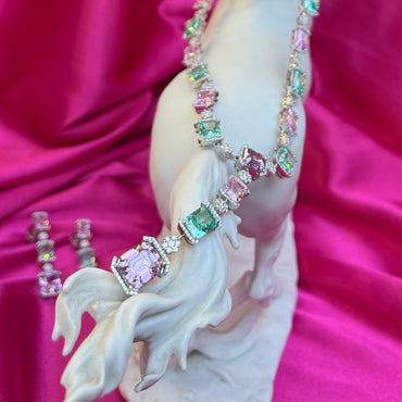 Диамантено колие с цветни скъпоценни камъни LIMITED EDITION Bahrain Diamond Exhibition 110.57 карата