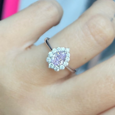 Дамски златен пръстен със сапфир и диаманти