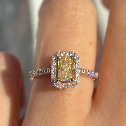 Диамантен пръстен розово злато с жълт сапфир 1.47 карата