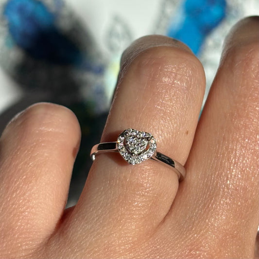 Дамски пръстен от бяло злато със сърце от диаманти 0.13 карата