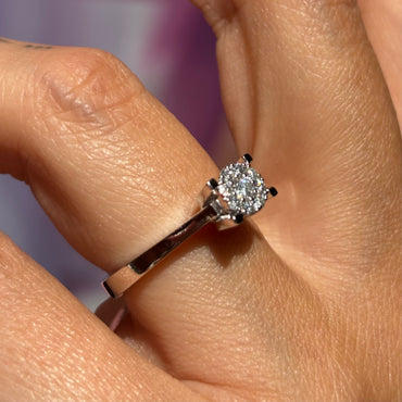 Пръстен от бяло злато с диаманти 0.23 карата