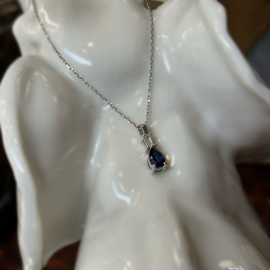 Златна висулка с диамант и сапфир от бяло злато 1.13 карата