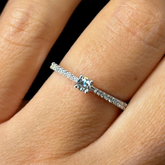 Пръстен от бяло злато с диаманти 0.19 карата