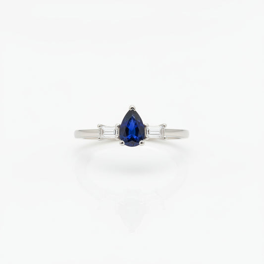 Пръстен от бяло злато със сапфир и диаманти baguette 0.67 карата