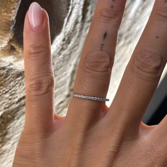 Дамски пръстен тип халка от бяло злато с диаманти 0.21 карата