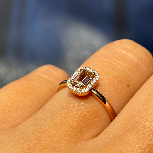 Диамантен пръстен от розово злато със сапфир 1.10 карата