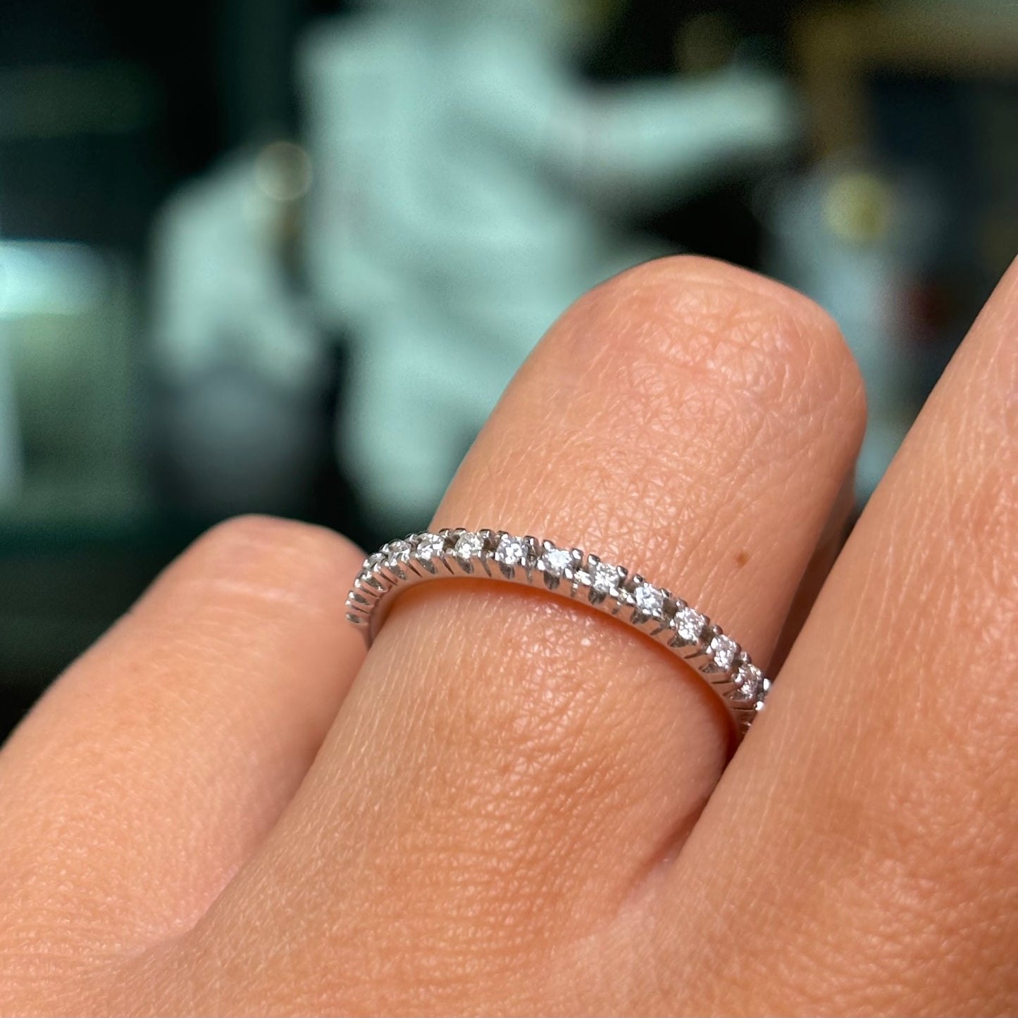 Дамска халка от бяло злато с диаманти 0.20 карата