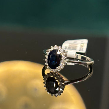 Дамски пръстен от бяло злато със сапфир и диаманти 1.05 карата