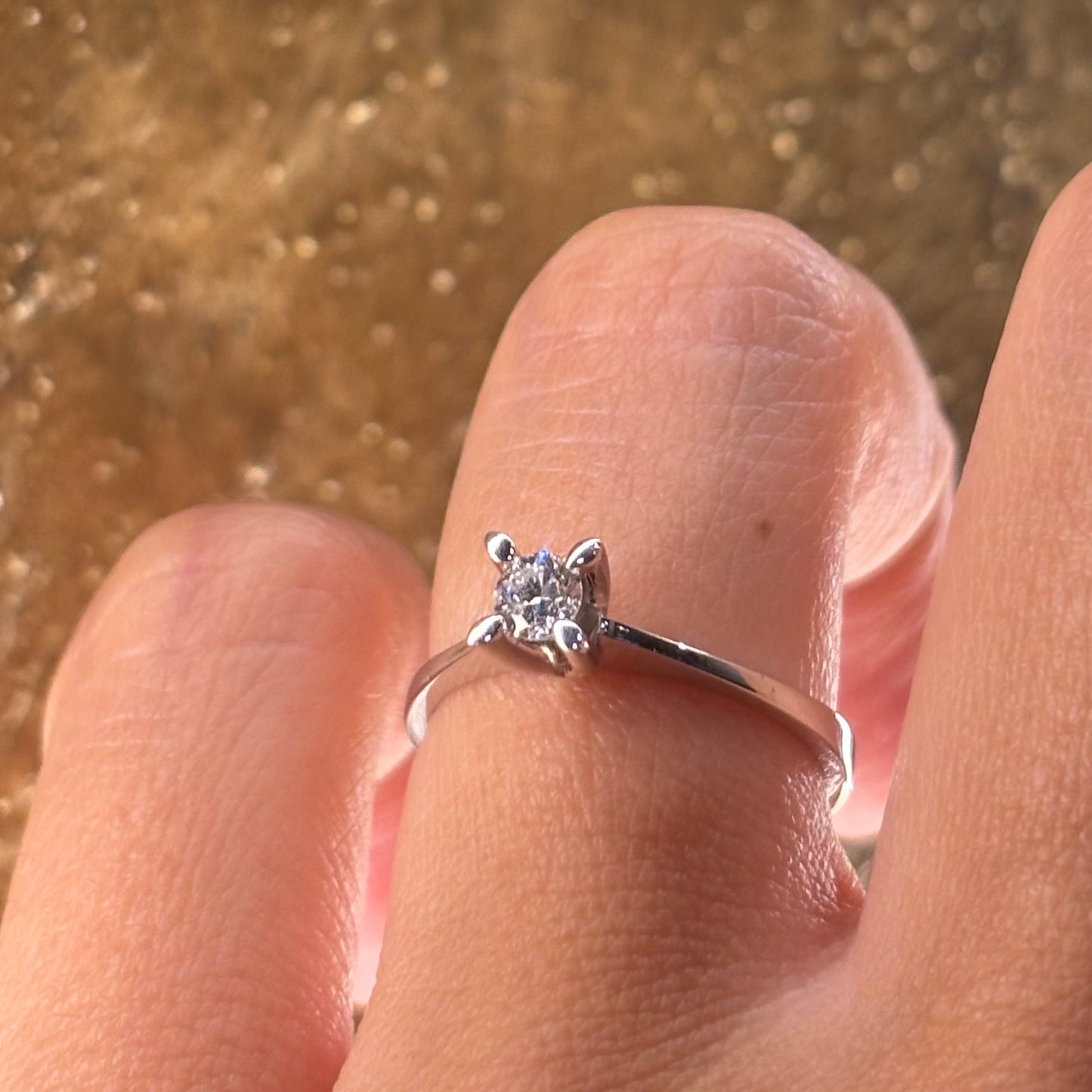 Дамски пръстен бяло злато с диамант 0.20 карата