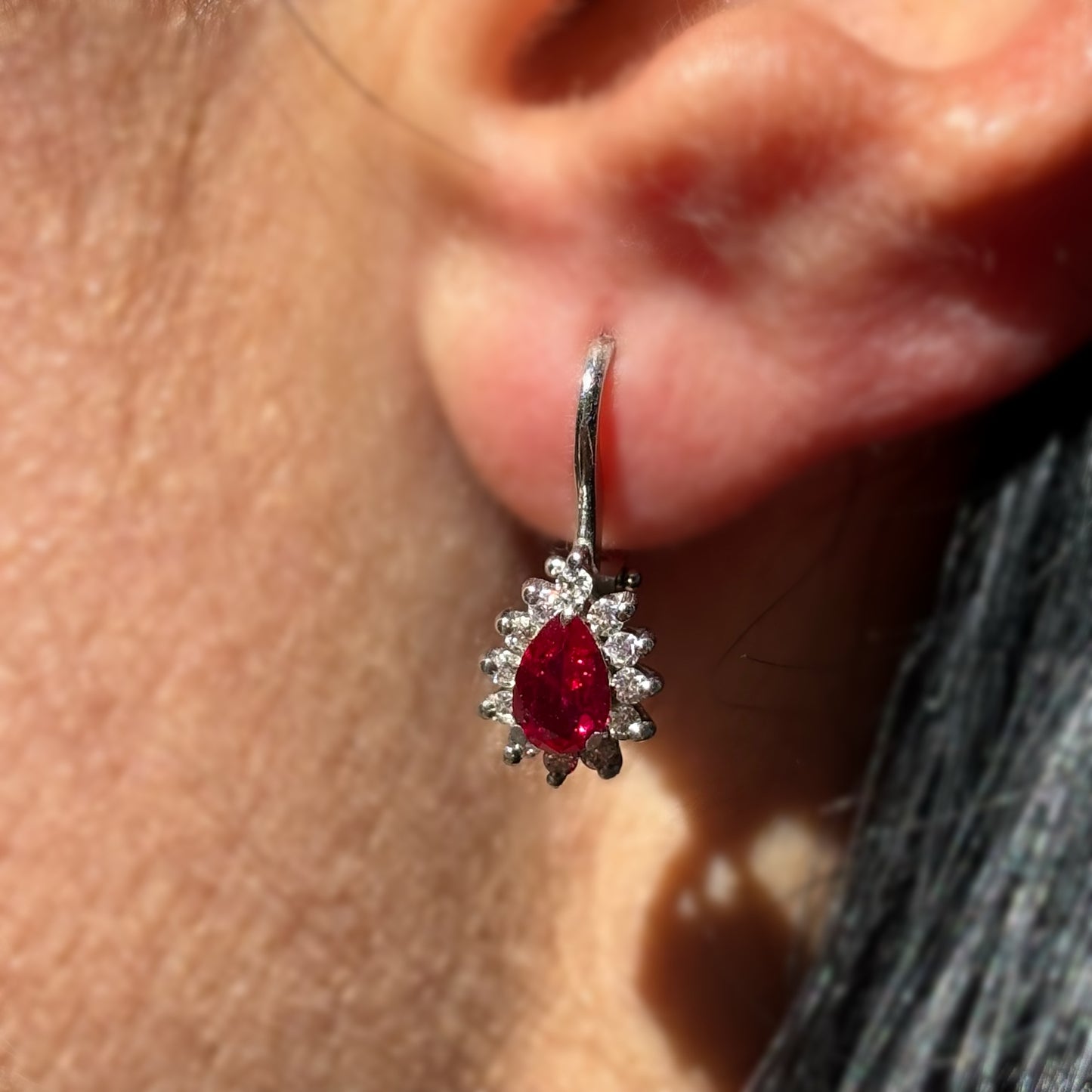 Обеци от бяло злато с рубини и диаманти 1.53 карата