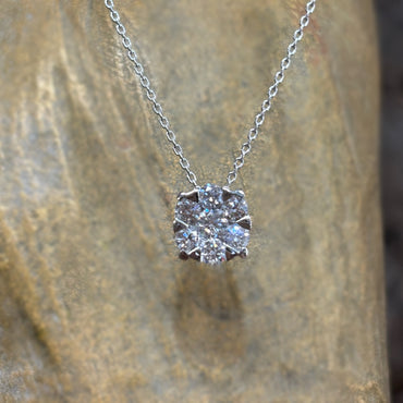 Висулка от бяло злато с диаманти 0.91 карата