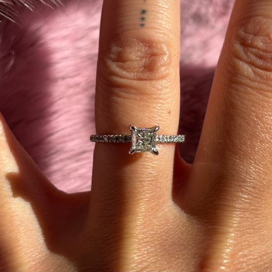 Пръстен бяло злато с Диаманти 0.80 карата