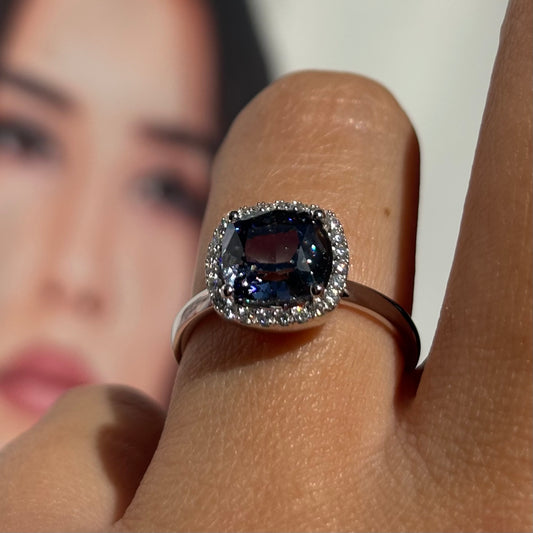 Пръстен бяло злато с цветен скъпоценен камък и диаманти 4.97 карата