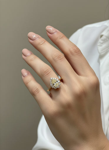 Дамски пръстен розово злато с жълт сапфир и диаманти 1,82