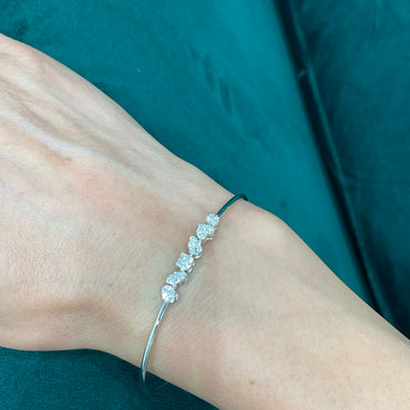 Дамска твърда гривна от бяло злато с диаманти 0.38 карата