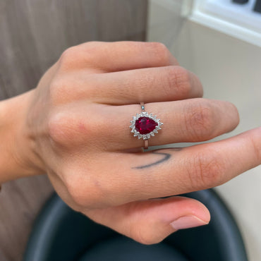 Дамски пръстен с диаманти и рубин 1.49 карата