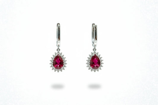 Диамантени обеци с рубини от бяло злато с английско закопчаване 3.00 карата
