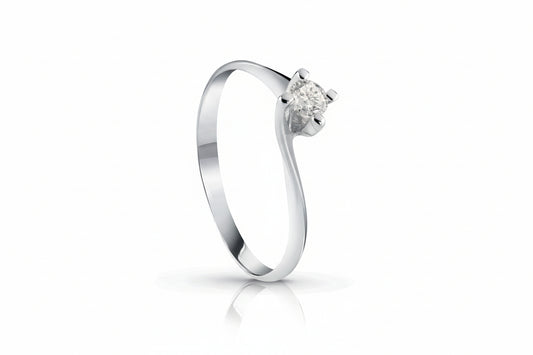 Годежен пръстен от бяло злато с диамант