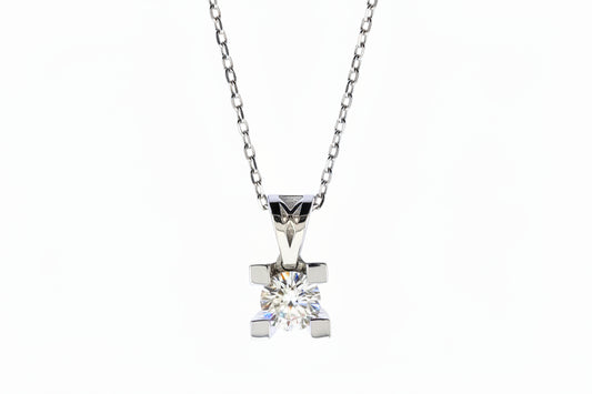 Висулка бяло злато с диамант 0.28 карата