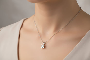 Висулка бяло злато с диамант 0.28 карата